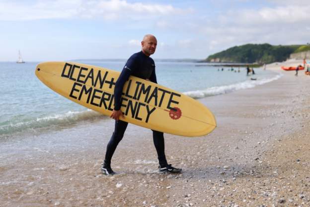 G7 surfer climate emergency - enlarge